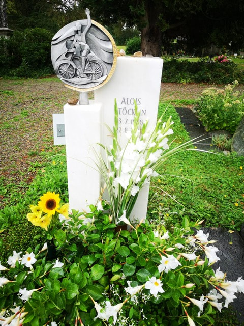 Der Grabstein für Alois Stöcklin