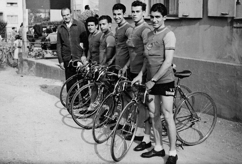 5.) Vermutlich ein Mannschaftsfahren, Werner Arnold, Franz Pina, Werner Schaffhauser, Erich Eichenberger, Alois Bäni. Vielleicht 1952