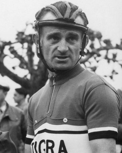 Jean Robic Sieger der Halbetappe 1948 in Basel