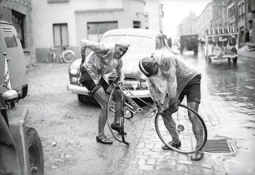 Tour de France 1950 Ferdi hat Defekt 